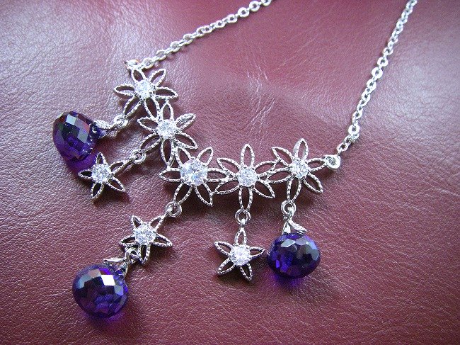 �L���[�r�b�N�W���R�j�A�E�A�N�Z�T���[�@�y���_���g