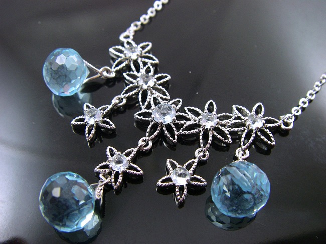 �L���[�r�b�N�W���R�j�A�E�A�N�Z�T���[�@�y���_���g