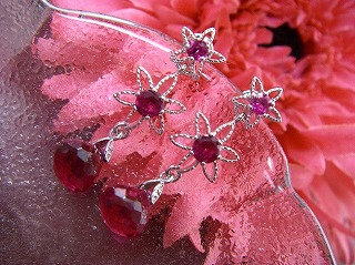 �L���[�r�b�N�W���R�j�A�E�A�N�Z�T���[�@�s�A�X