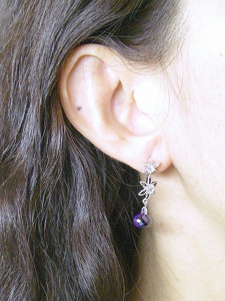 �L���[�r�b�N�W���R�j�A�E�A�N�Z�T���[�@�s�A�X