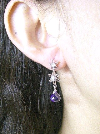 �L���[�r�b�N�W���R�j�A�E�A�N�Z�T���[�@�s�A�X