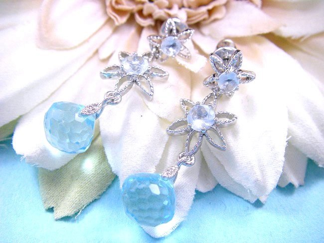 �L���[�r�b�N�W���R�j�A�E�A�N�Z�T���[�@�s�A�X