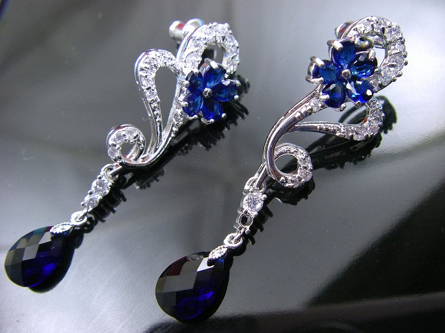 czアクセサリー サファイアのピアス