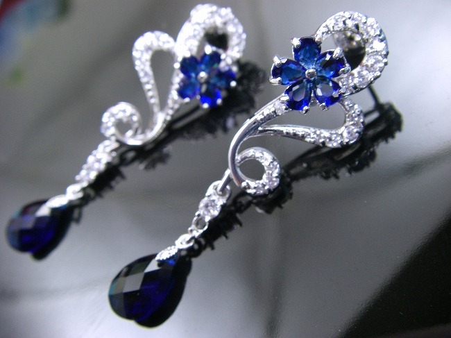 czアクセサリー サファイアのピアス