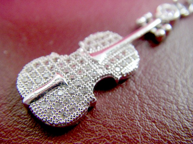 �L���[�r�b�N�W���R�j�A�̌g�уX�g���b�v�@����