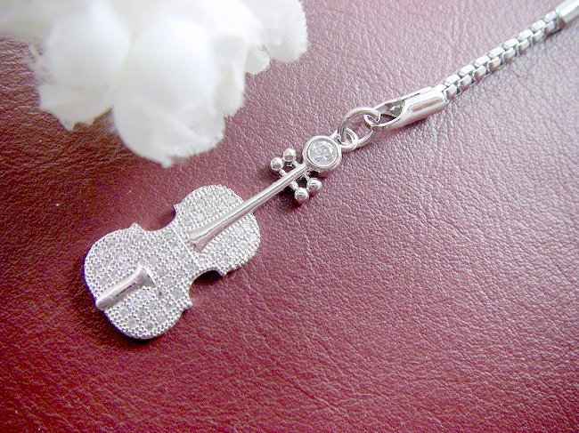 �L���[�r�b�N�W���R�j�A�̌g�уX�g���b�v�@����