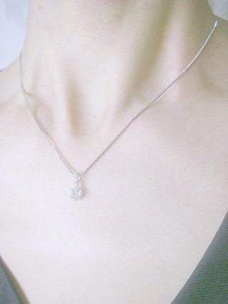 �L���[�r�b�N�W���R�j�A�̃y���_���g