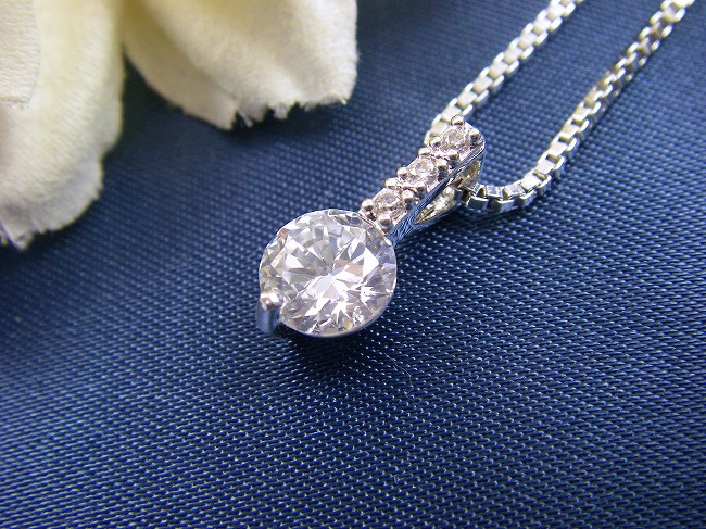 �L���[�r�b�N�W���R�j�A�̃y���_���g