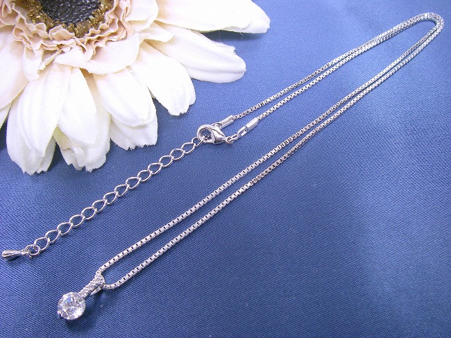 �L���[�r�b�N�W���R�j�A�̃y���_���g