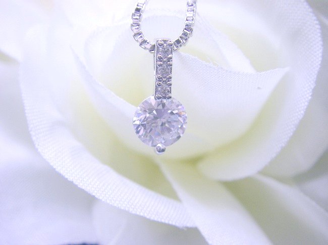 �L���[�r�b�N�W���R�j�A�̃y���_���g