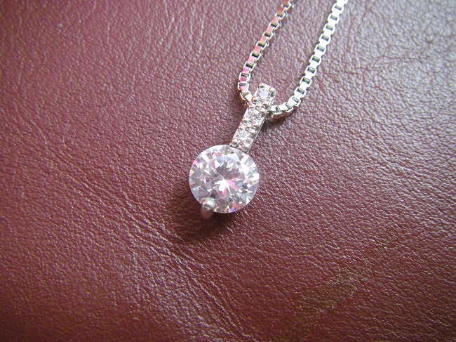 �L���[�r�b�N�W���R�j�A�̃y���_���g