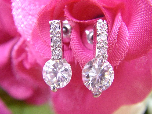 �L���[�r�b�N�W���R�j�A�E�A�N�Z�T���[�@�C�������O