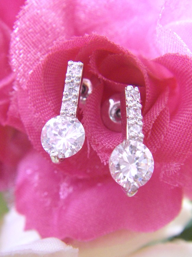 �L���[�r�b�N�W���R�j�A�E�A�N�Z�T���[�@�C�������O