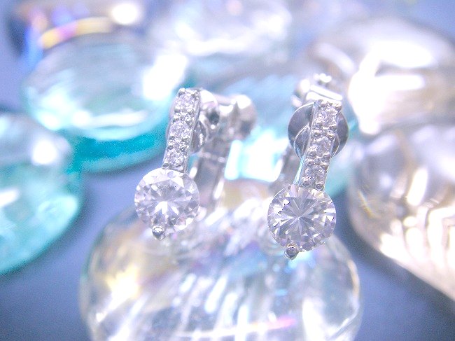 �L���[�r�b�N�W���R�j�A�E�A�N�Z�T���[�@�C�������O