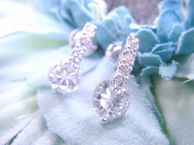 �L���[�r�b�N�W���R�j�A�E�A�N�Z�T���[�@�C�������O