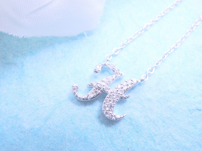 �C�j�V�����E�y���_���g