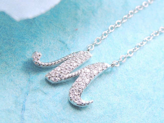 �C�j�V�����E�y���_���g