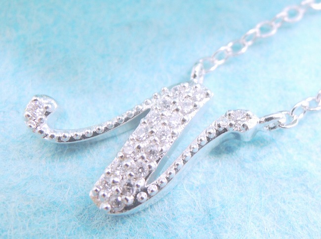 �C�j�V�����E�y���_���g