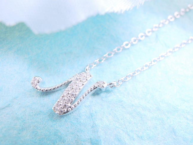 �C�j�V�����E�y���_���g