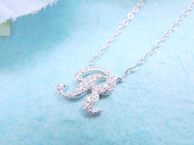 �C�j�V�����E�y���_���g