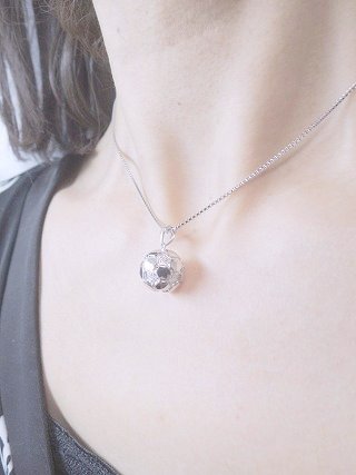 �N���X�i�\���ˁj�@�y���_���g�@�A�N�Z�T���[