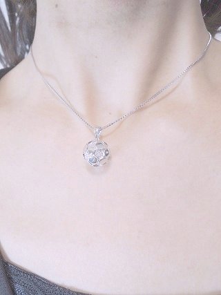 �N���X�i�\���ˁj�@�y���_���g�@�A�N�Z�T���[