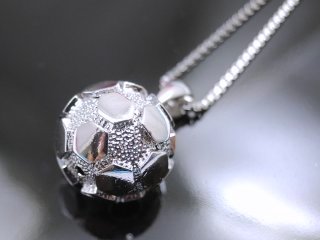 �e���A���`�[�t�@�e�����`�[�t�@�L���[�r�b�N�W���R�j�A�̃y���_���g�E�l�b�N���X