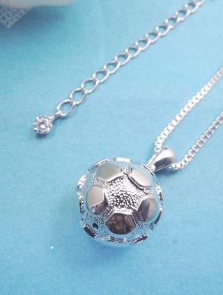 �N���X�i�\���ˁj�@�y���_���g�@�A�N�Z�T���[