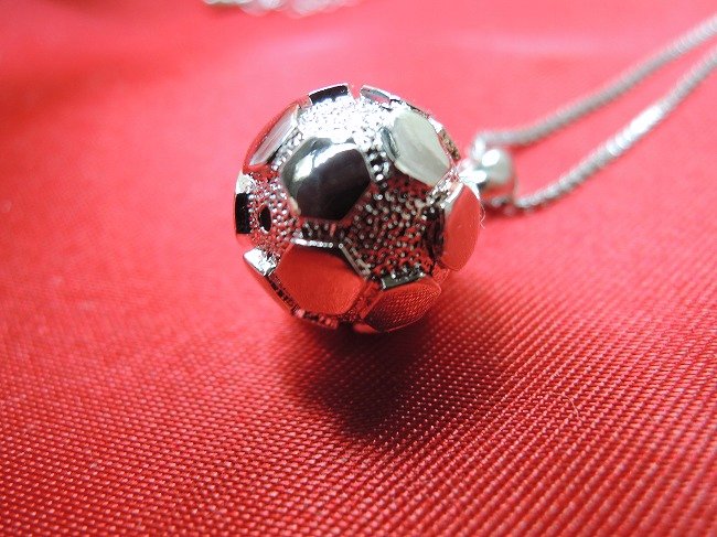 �N���X�i�\���ˁj�@�y���_���g�@�A�N�Z�T���[