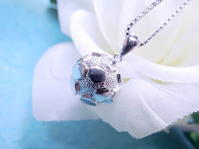 �N���X�i�\���ˁj�@�y���_���g�@�A�N�Z�T���[