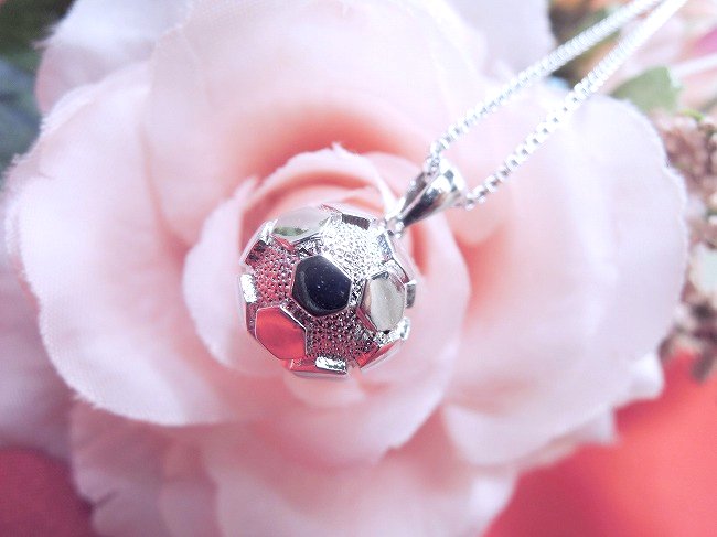 �N���X�i�\���ˁj�@�y���_���g�@�A�N�Z�T���[