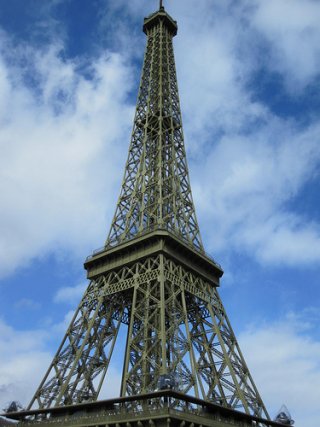 �e���A���`�[�t�@�e�����`�[�t�@�L���[�r�b�N�W���R�j�A�̃y���_���g�E�l�b�N���X