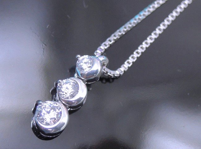 CZ�A�N�Z�T���[�@�L���[�r�b�N�W���R�j�A�E�y���_���g