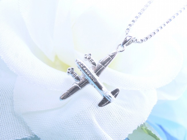 �N���X�i�\���ˁj�@�y���_���g�@�A�N�Z�T���[