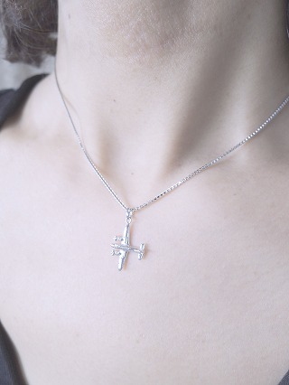 �N���X�i�\���ˁj�@�y���_���g�@�A�N�Z�T���[