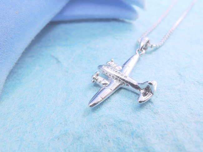 �N���X�i�\���ˁj�@�y���_���g�@�A�N�Z�T���[