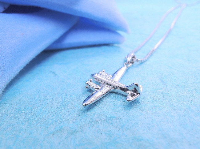 �N���X�i�\���ˁj�@�y���_���g�@�A�N�Z�T���[