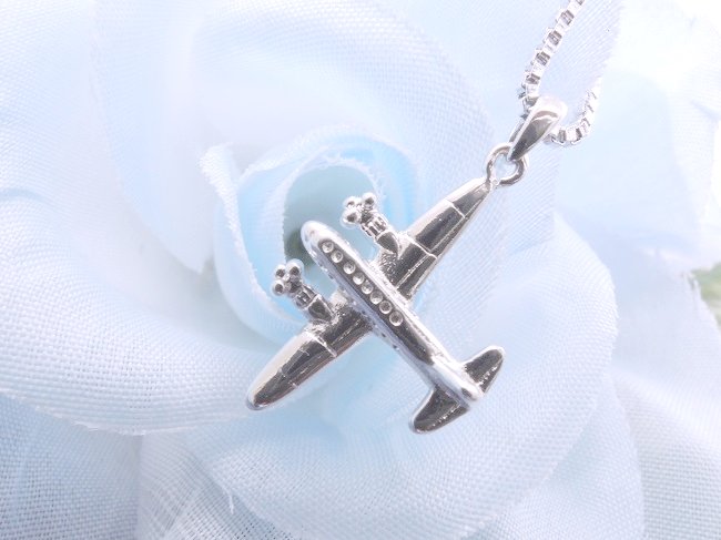 �N���X�i�\���ˁj�@�y���_���g�@�A�N�Z�T���[