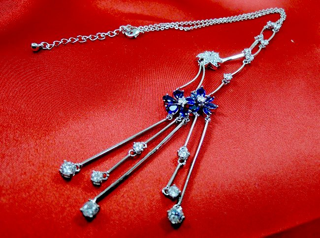 �L���[�r�b�N�W���R�j�A�̃y���_���g�@���{�����`�[�t