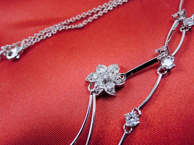 �L���[�r�b�N�W���R�j�A�̃y���_���g�@���{�����`�[�t