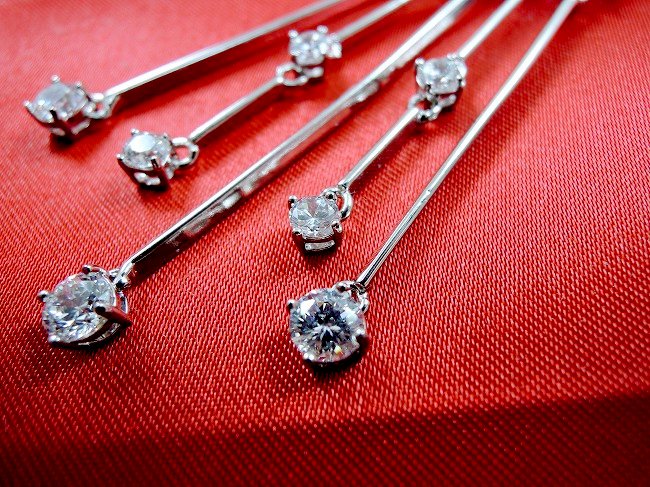 �L���[�r�b�N�W���R�j�A�̃y���_���g�@���{�����`�[�t