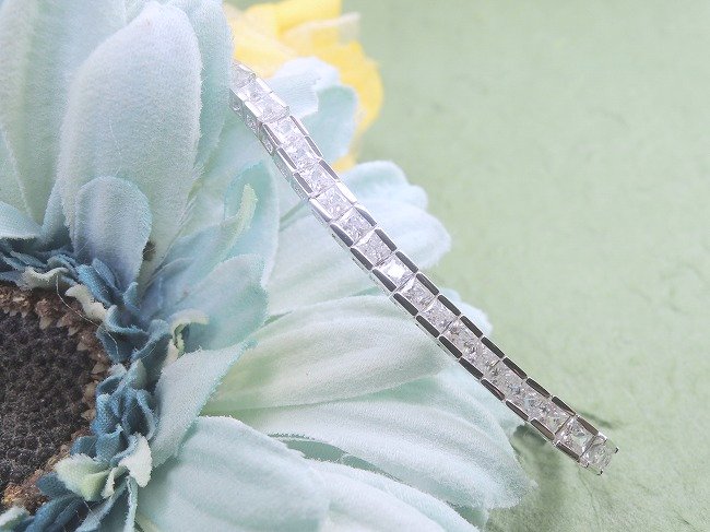 �e�j�X�u���X���b�g�@CZ�A�N�Z�T���[