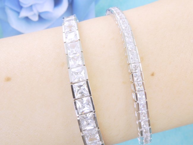 �u���X���b�g�@���@��r