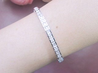 �e�j�X�u���X���b�g�@CZ�A�N�Z�T���[