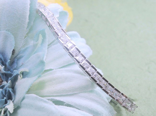 �e�j�X�u���X���b�g�@CZ�A�N�Z�T���[