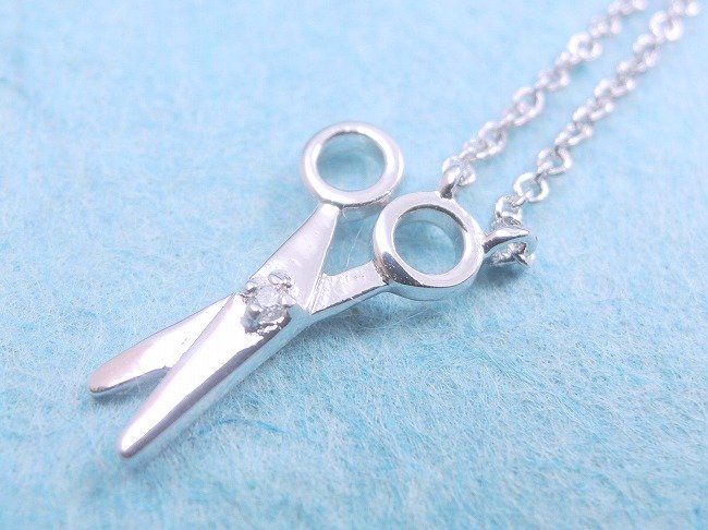 �L���[�r�b�N�W���R�j�A�̃y���_���g�@���{�����`�[�t