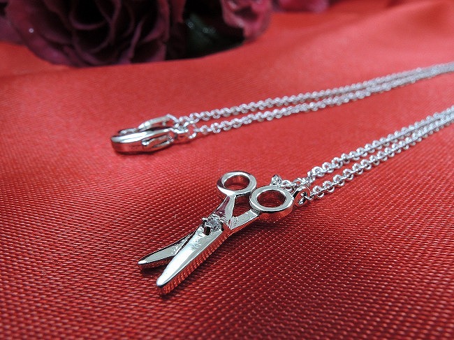 �L���[�r�b�N�W���R�j�A�̃y���_���g�@���{�����`�[�t