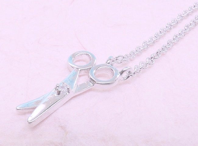 �L���[�r�b�N�W���R�j�A�̃y���_���g�@���{�����`�[�t