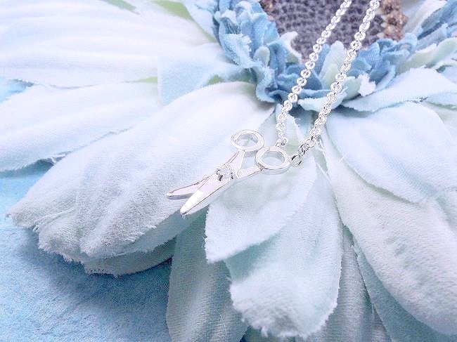 �L���[�r�b�N�W���R�j�A�̃y���_���g�@���{�����`�[�t