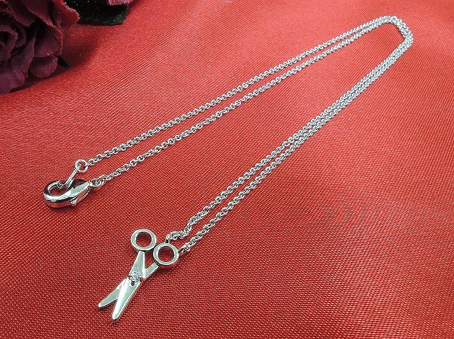 �L���[�r�b�N�W���R�j�A�̃y���_���g�@���{�����`�[�t